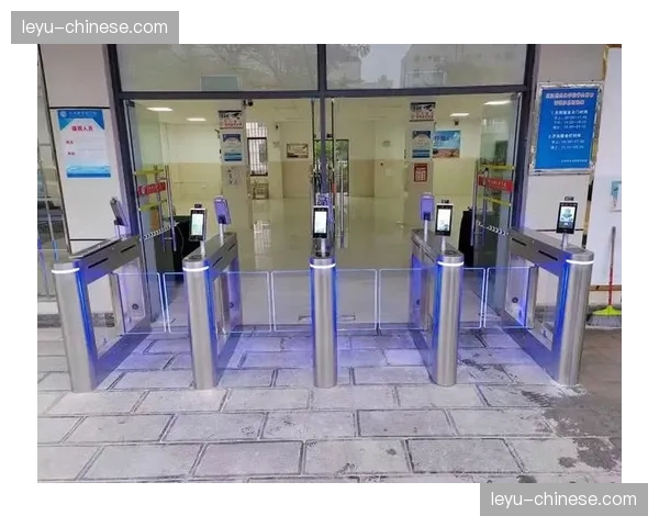 消息：诺丁汉森林主场启用新型票务闸机，人脸识别系统将平均入场时间缩短40%